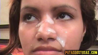 Tinka recebe esperma na cara após sexo anal