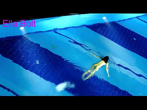 ❤️ Não consigo parar de ver, jovem loira apanhada a nadar nua na piscina da estância balnear ELLA BOLT ❌ Sexo superior em pt.hentaiser.ru ❤